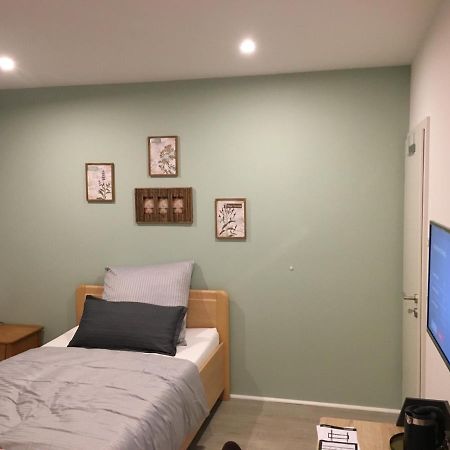 Gaeste Und Messezimmer Adelheidsdorf Luaran gambar